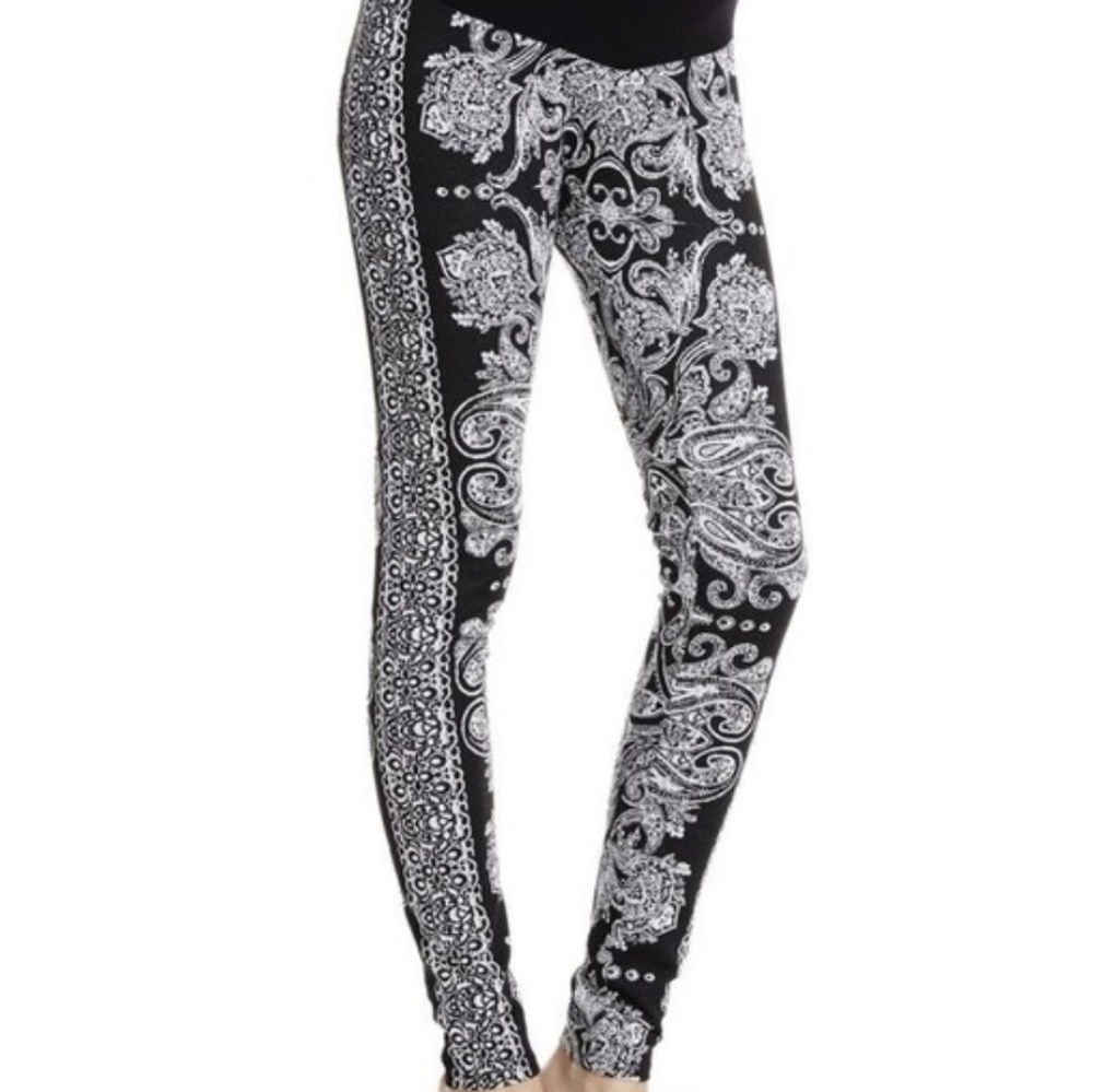 Jessica Simpson Maternity paisley print legging M
